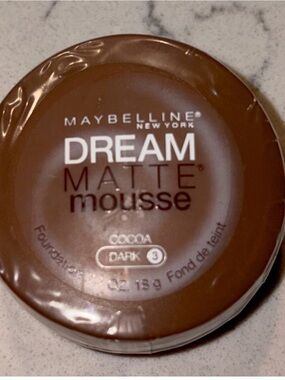 Maybelline Dream Matte Mousse Foundation - Cocoa (Dark 3) * Discontinued